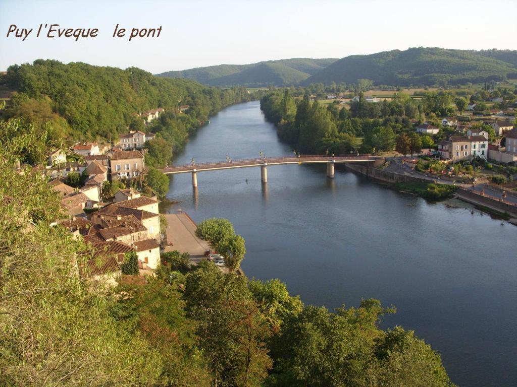 Hotel Bellevue Puy-l'Eveque Экстерьер фото